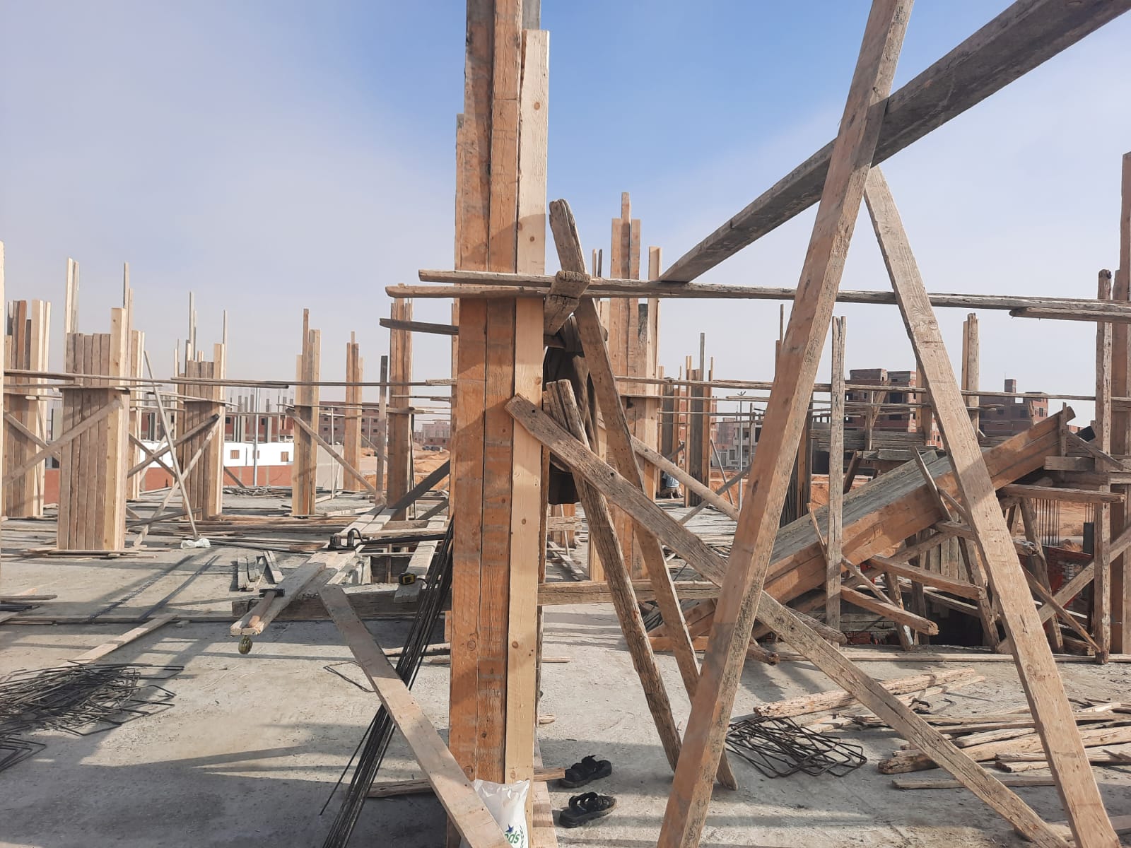 Construction stage First floor columns