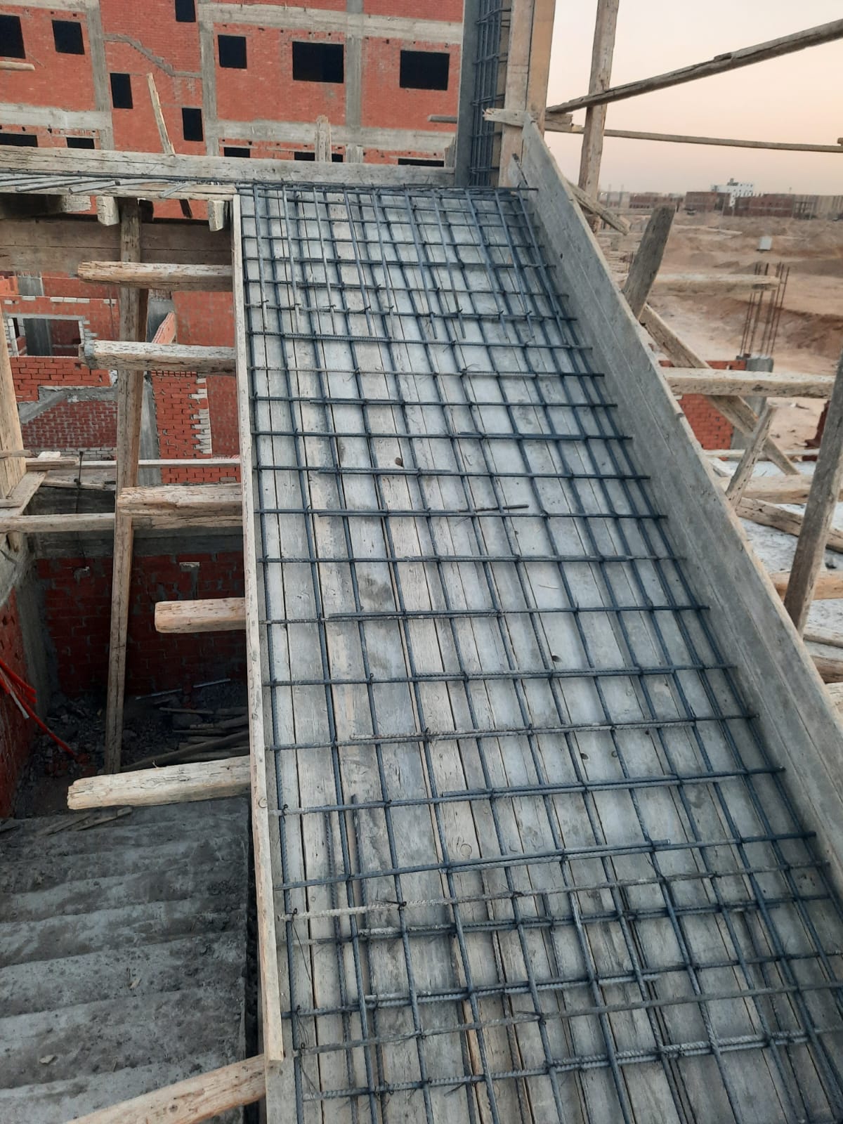 Construction stage First floor columns