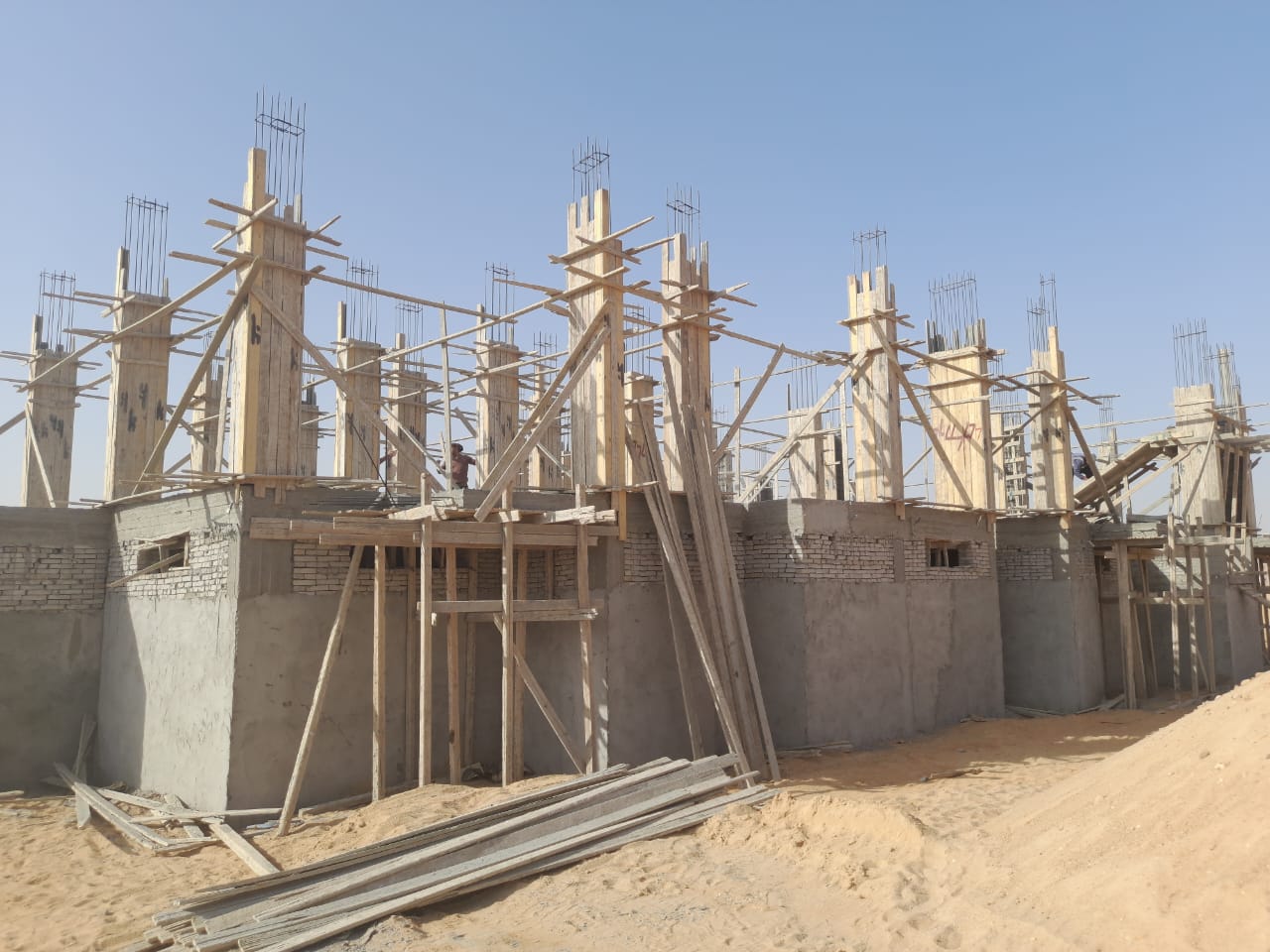 Construction stage First floor columns