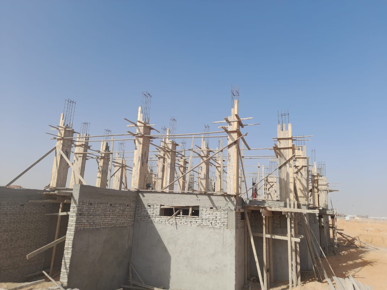 Construction stage First floor columns