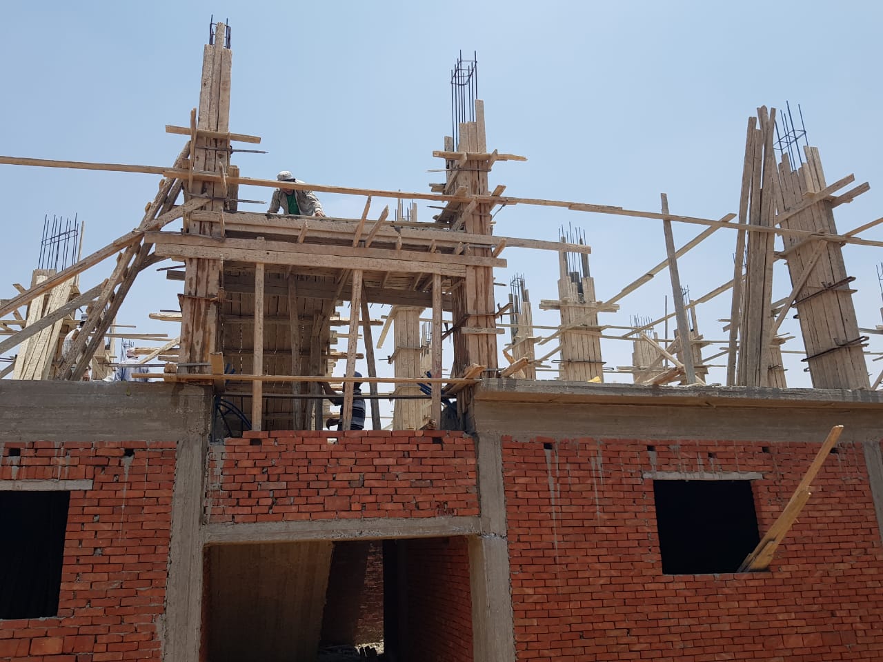 Construction stage First floor columns