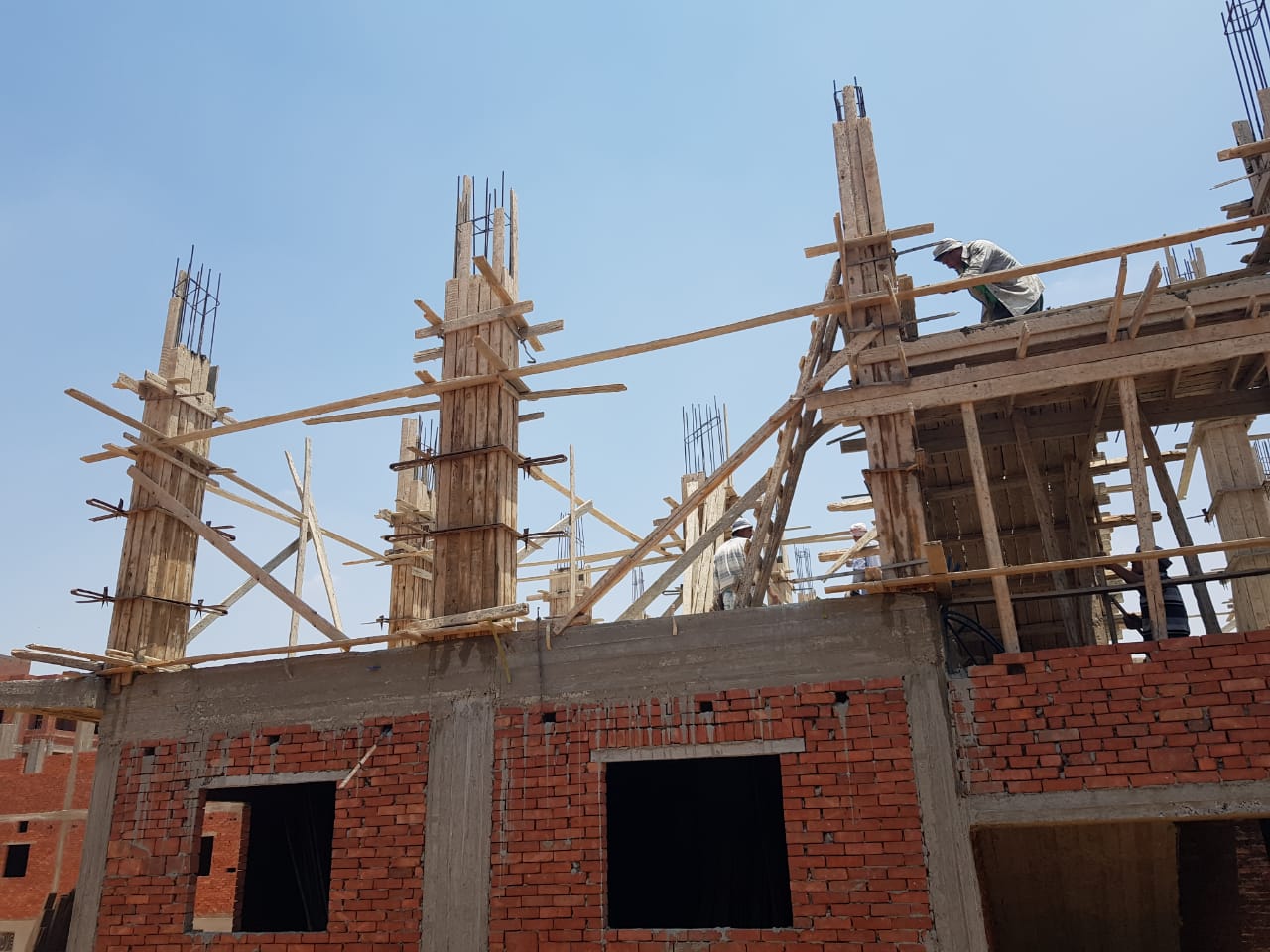 Construction stage First floor columns