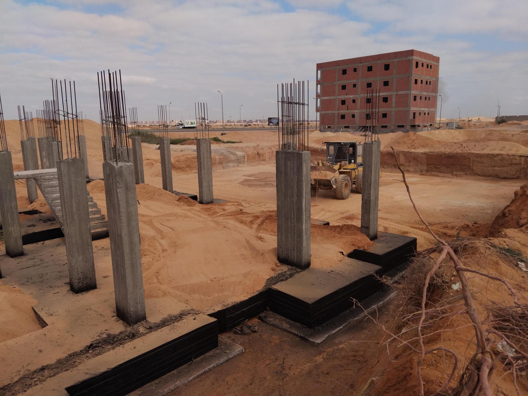 Construction stage Backfilling around foundations