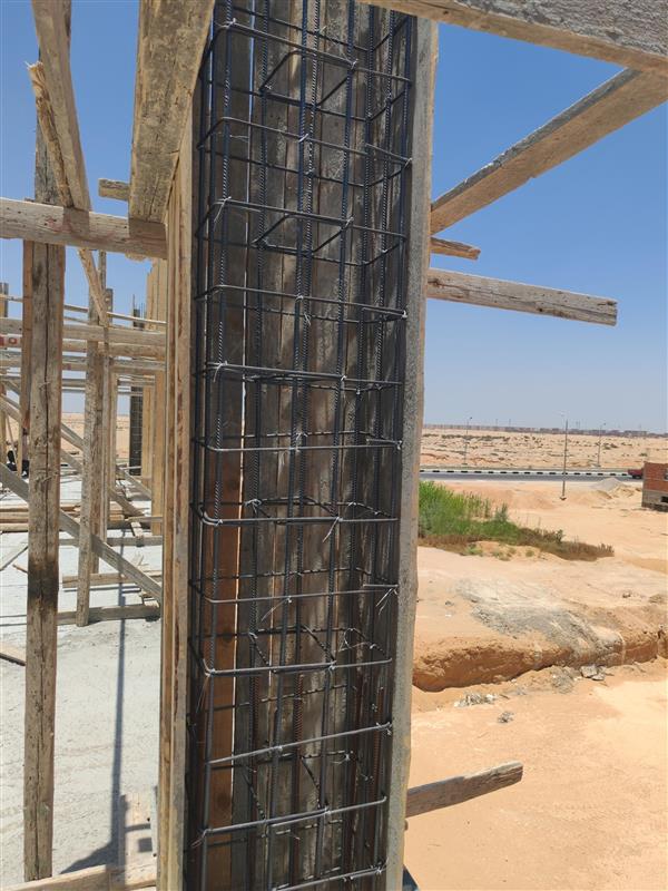 Construction stage First floor columns