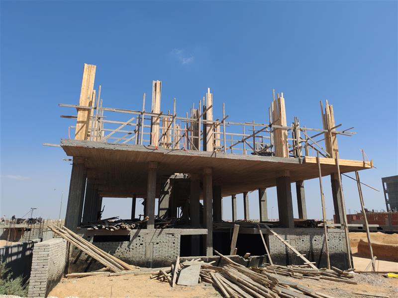 Construction stage First floor columns