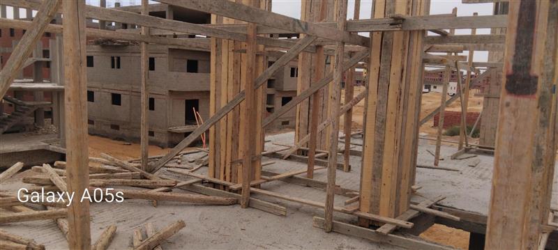 Construction stage First floor columns