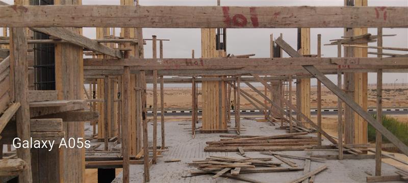 Construction stage First floor columns