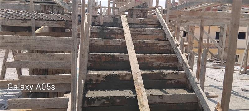 Construction stage First floor columns