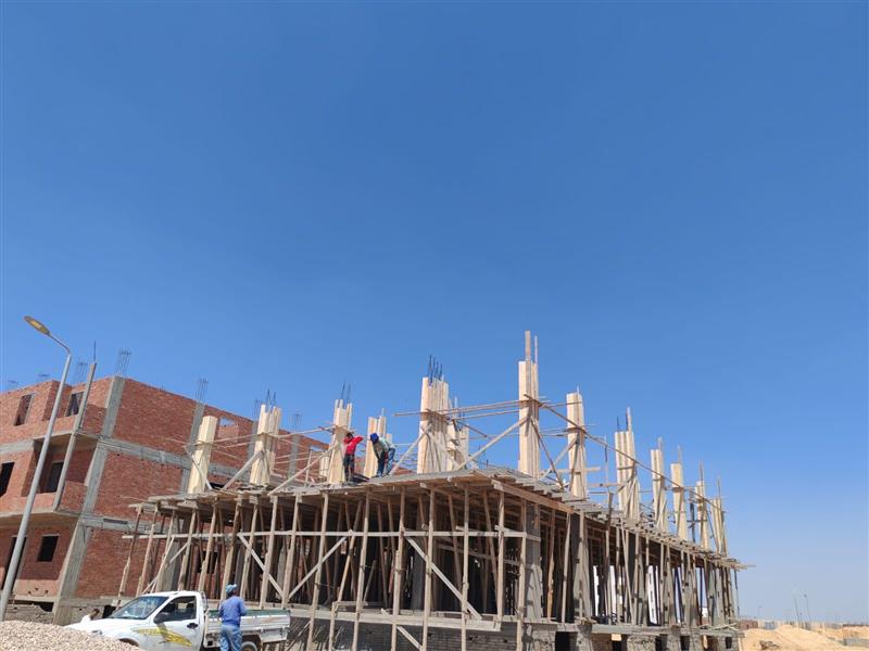 Construction stage First floor columns