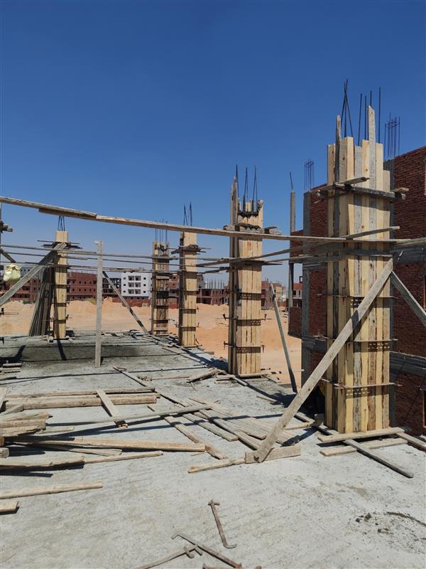 Construction stage First floor columns