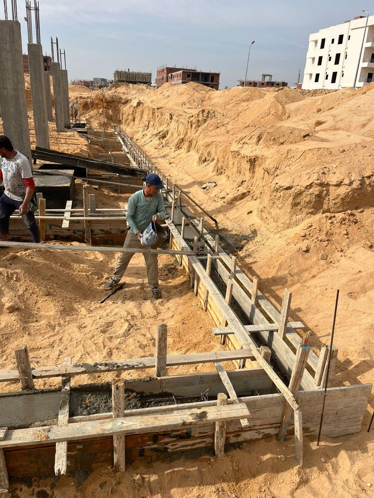 Construction stage Fence columns