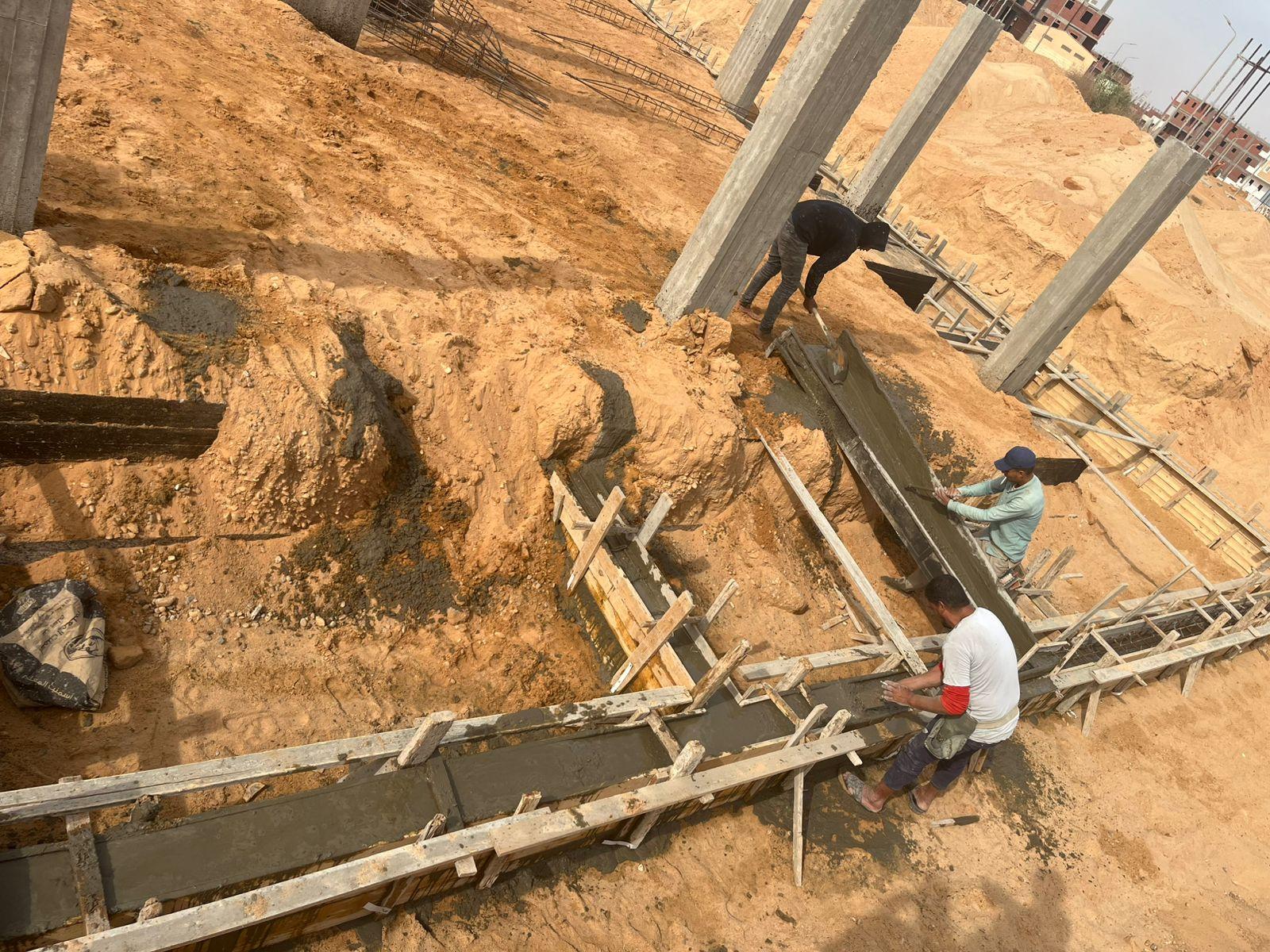 Construction stage Fence columns