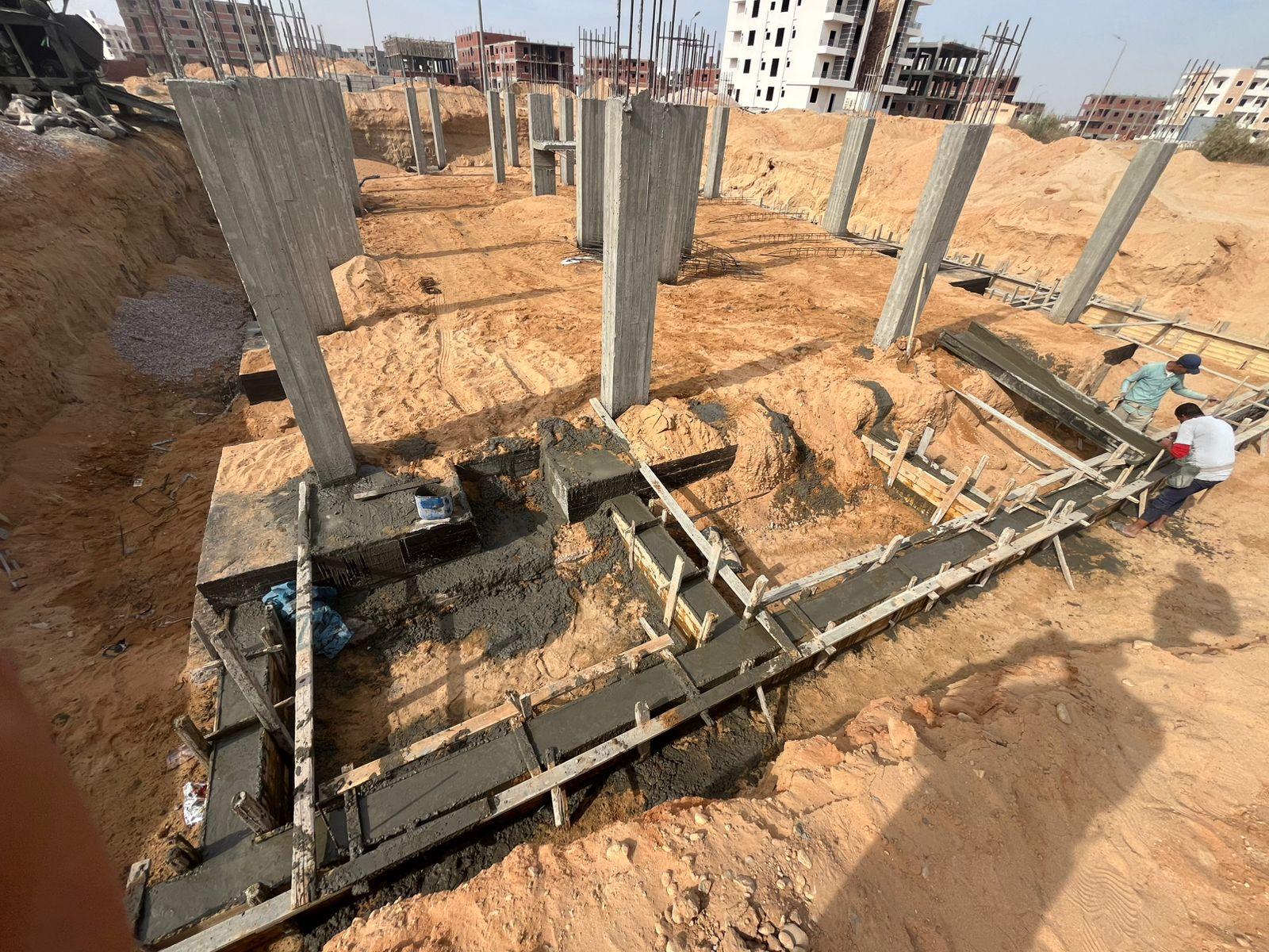Construction stage Fence columns