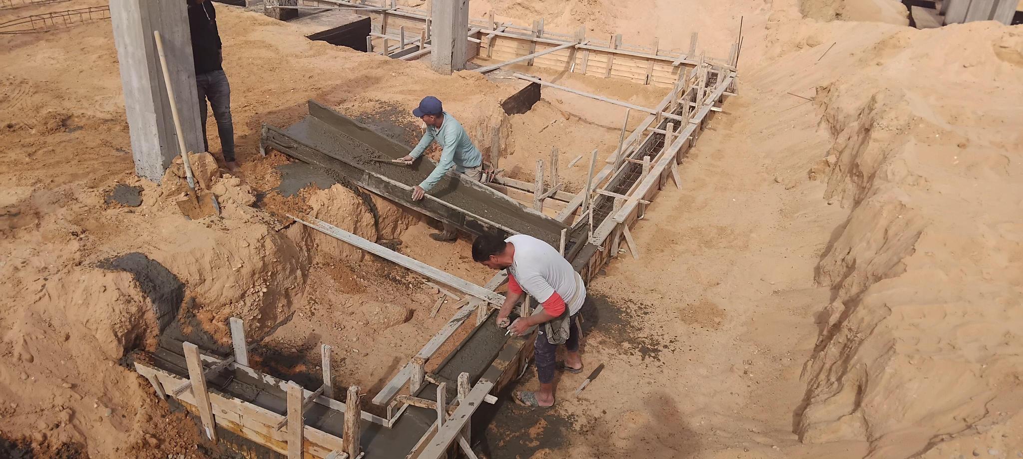 Construction stage Fence columns