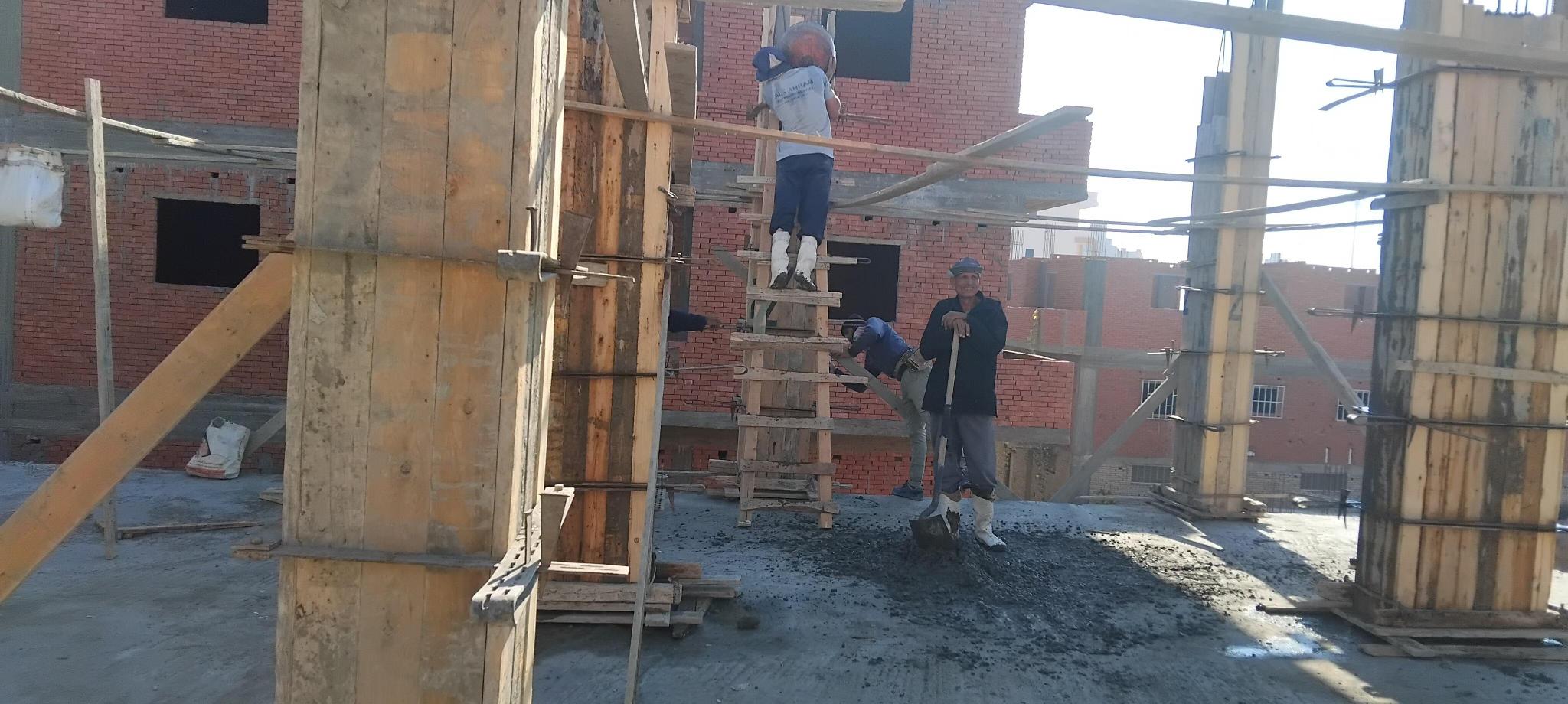 Construction stage First floor columns