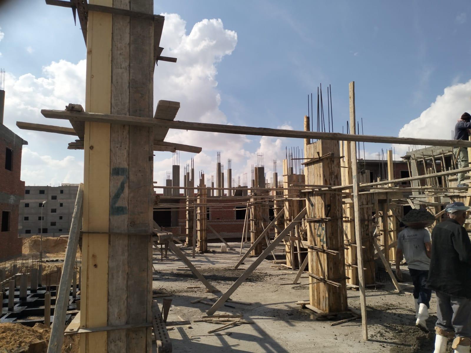 Construction stage First floor columns