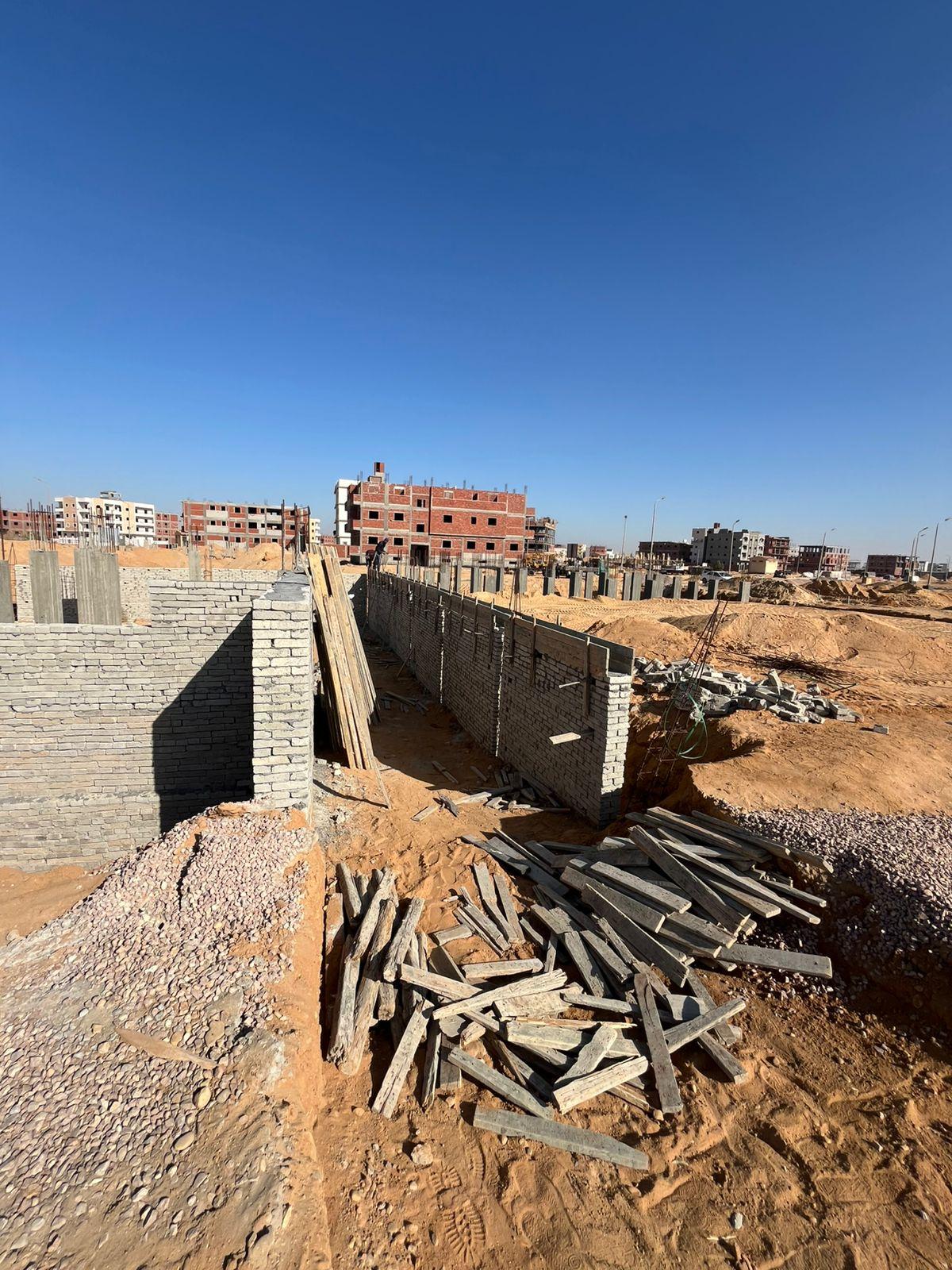 Construction stage Fence columns