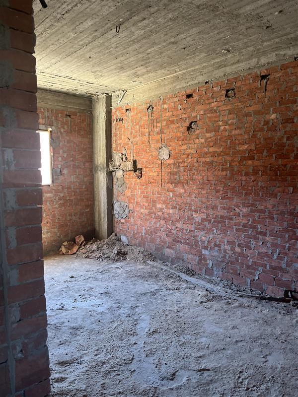 Construction stage First floor columns
